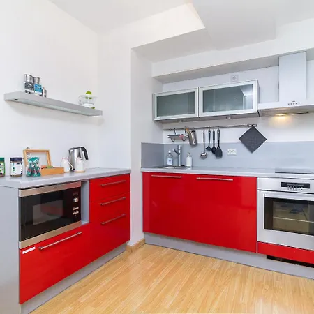 Romantic Getaway With Equipped Kitchen 아파트 *